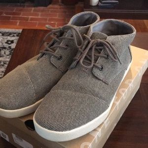 Toms. Men’s 10.5 desert taupe farren shoes